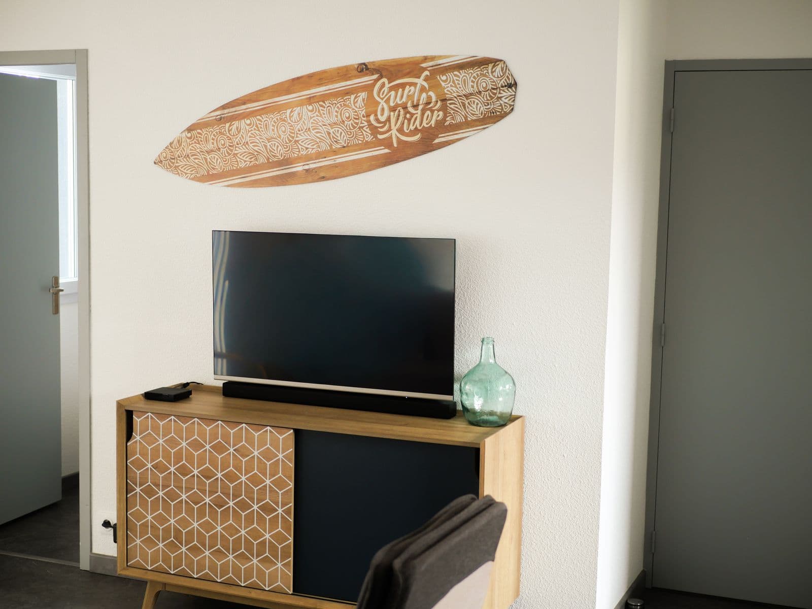 Intérieur soigné de la maison à Moliets-Plage, esprit Landes