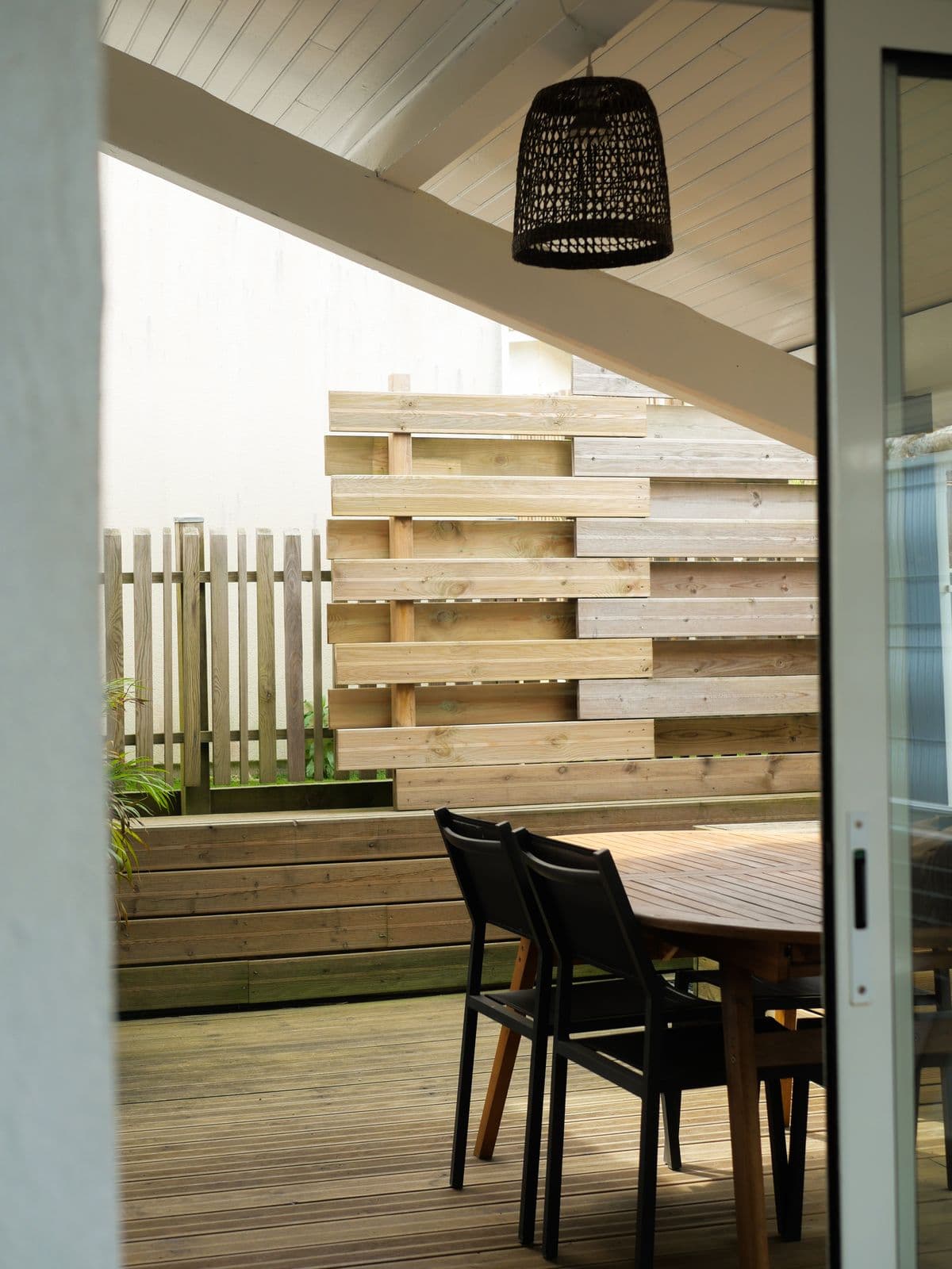 Intérieur soigné de la maison à Moliets-Plage, esprit Landes